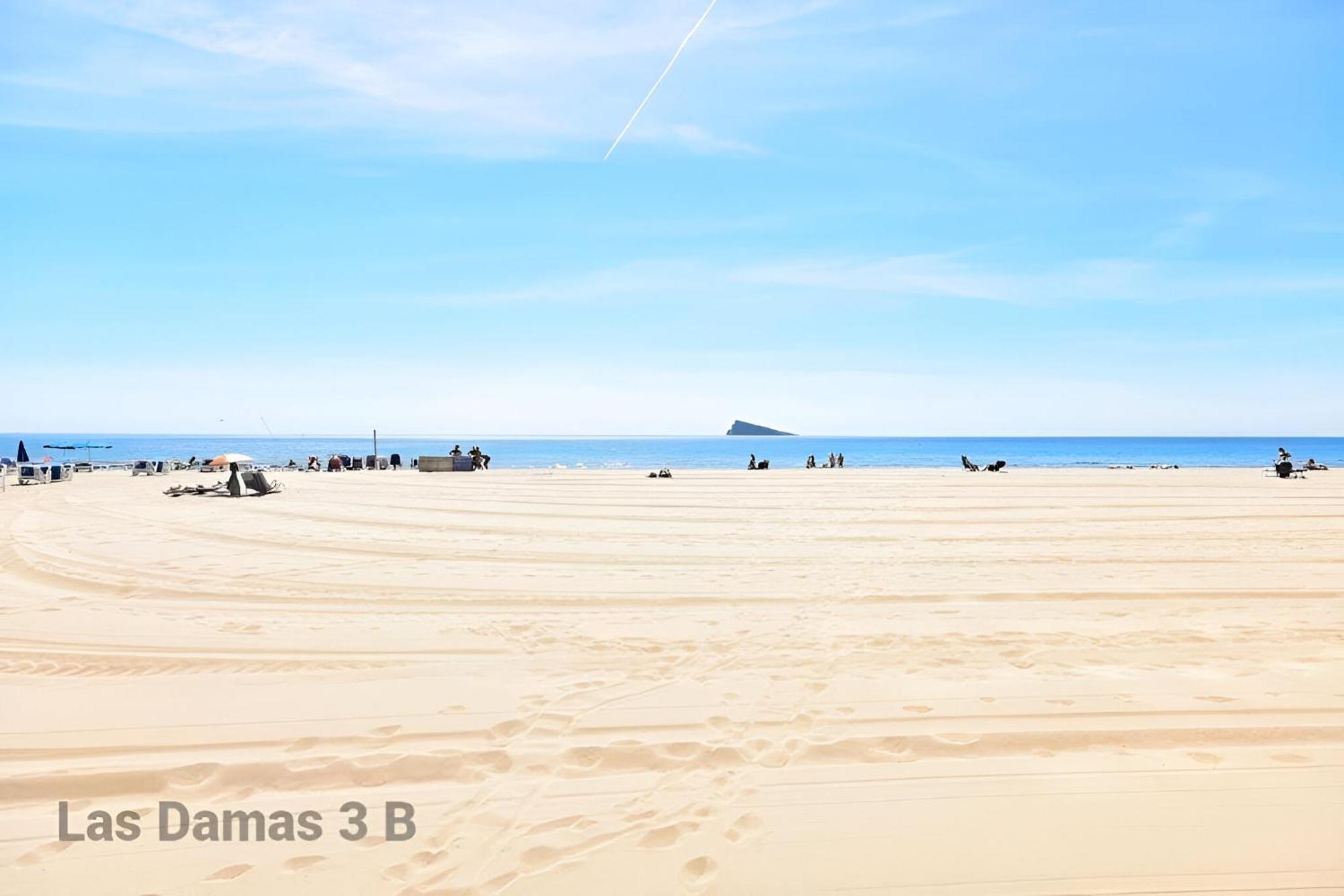 Las Damas 3B Beach Front - Pool & Parking Бенидорм Екстериор снимка